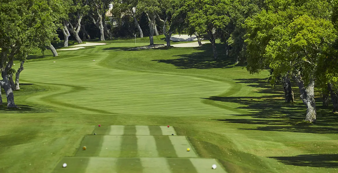narrowest golf holes